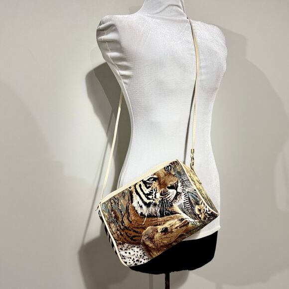 African Animal Safari Themed Medium Duffle & Small Crossbody bag - Picture 10 of 15